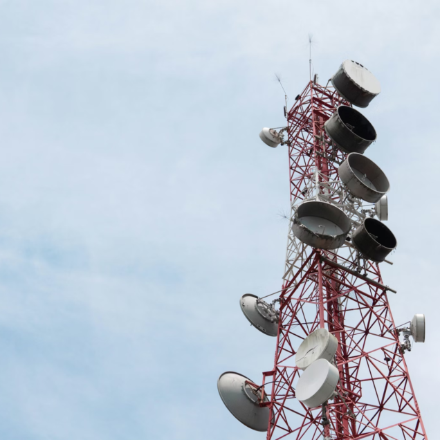 Cellphone Network Provider Advances in Fixed Wireless and Home Internet