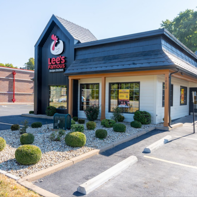 Lee's Famous Recipe Chicken